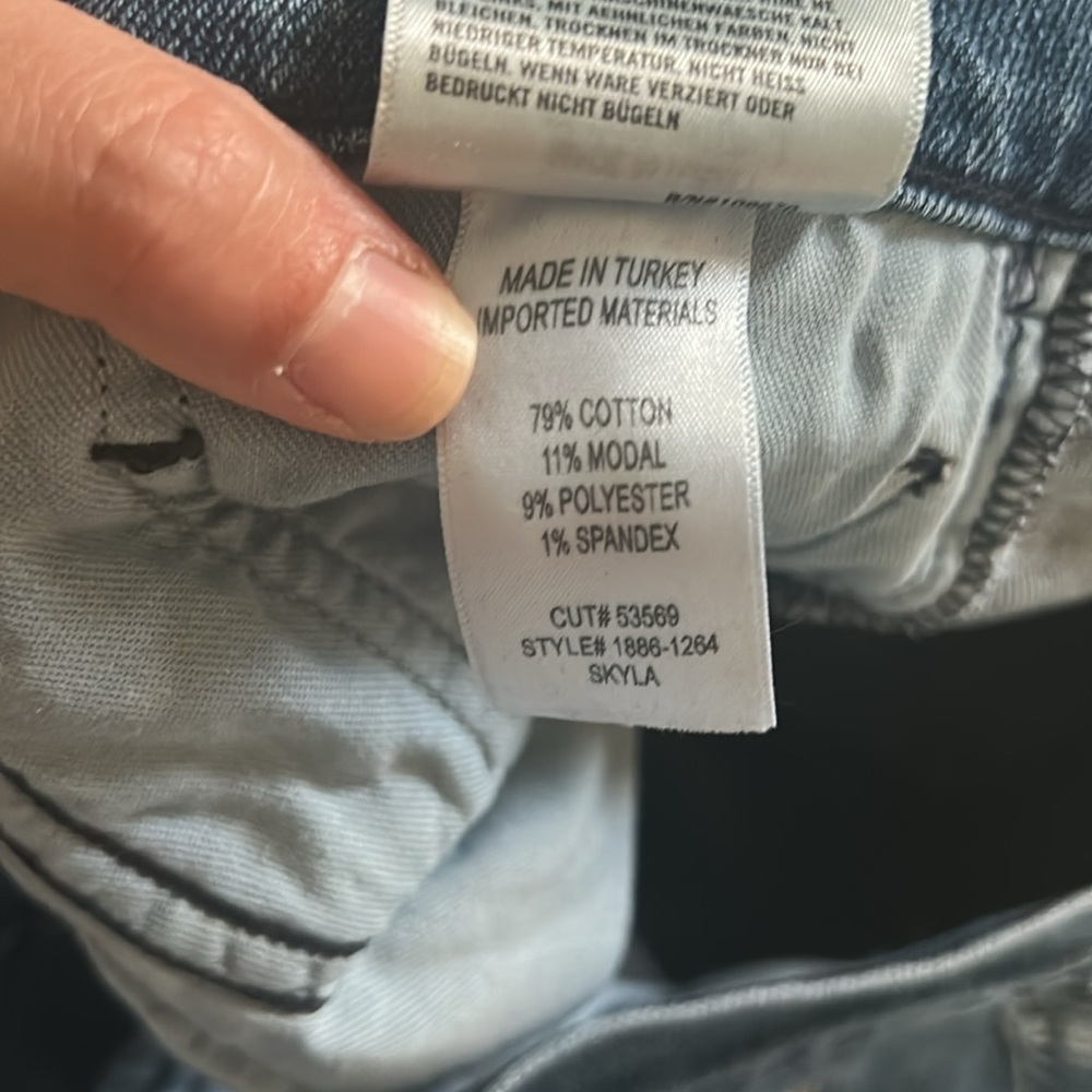 Citizen of Humanity Skyla Mid Rise Cigarette in charisma. Size 30 - Picture 7 of 8